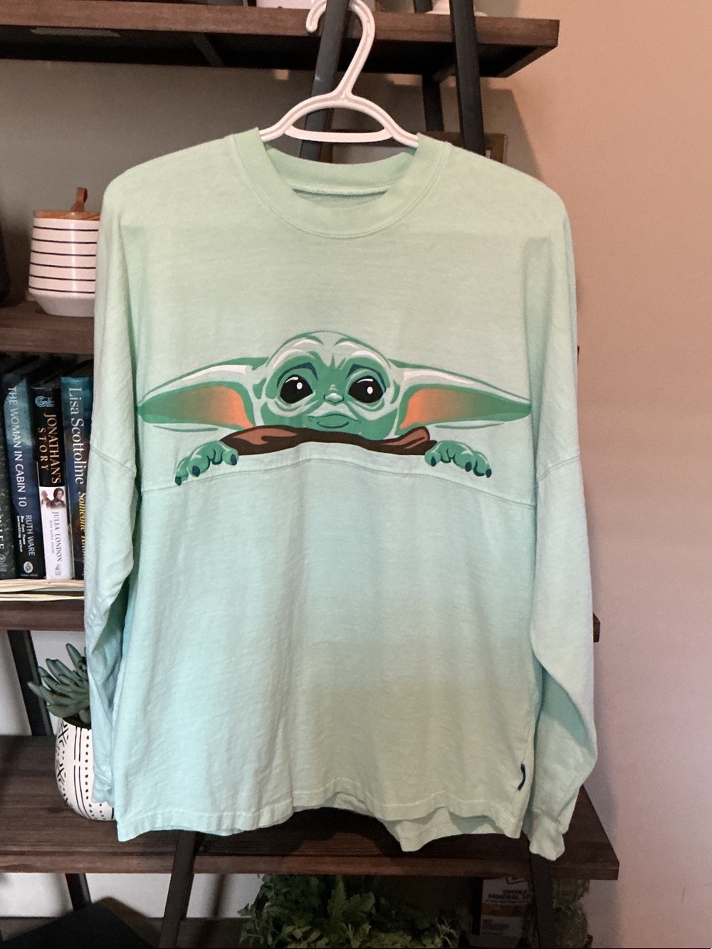 Disney Long Sleeve Tee in Mint Green Mandalorian Size S